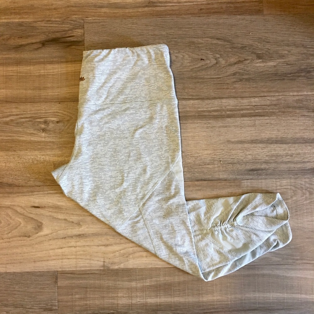 Women’s yoga pants